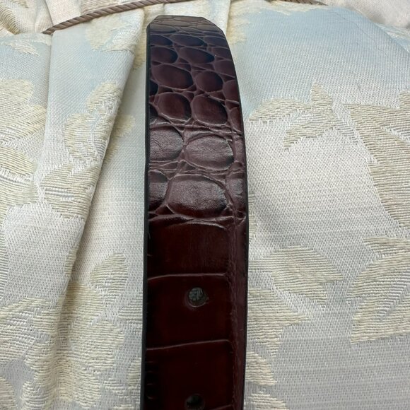 Guess Women's Reversible Synthetic Leather Alligator Print‎ Belt, Size M, Brown - Picture 8 of 9